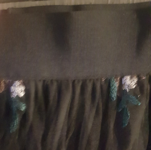 Gorgeous Italian Embroidered Skirt - Picture 4 of 5